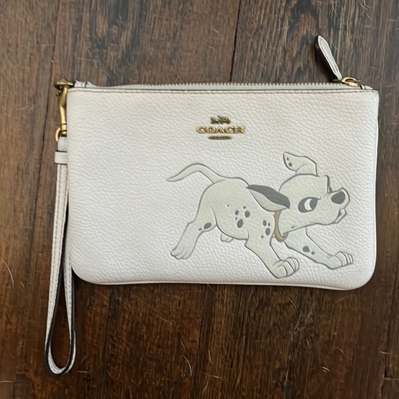 Coach Handbags - 101 Dalmatian Coach Wrsitlet